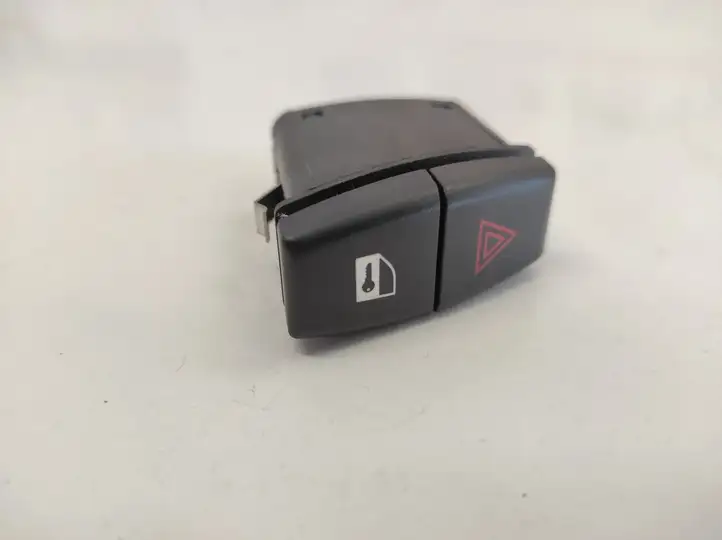 BMW X3 E83 (2003 - 2010)  6131691950604 Включатель аварийных фонарей