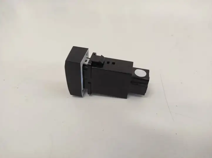 Kia Sorento (2002 - 2006)   Включатель обогрева