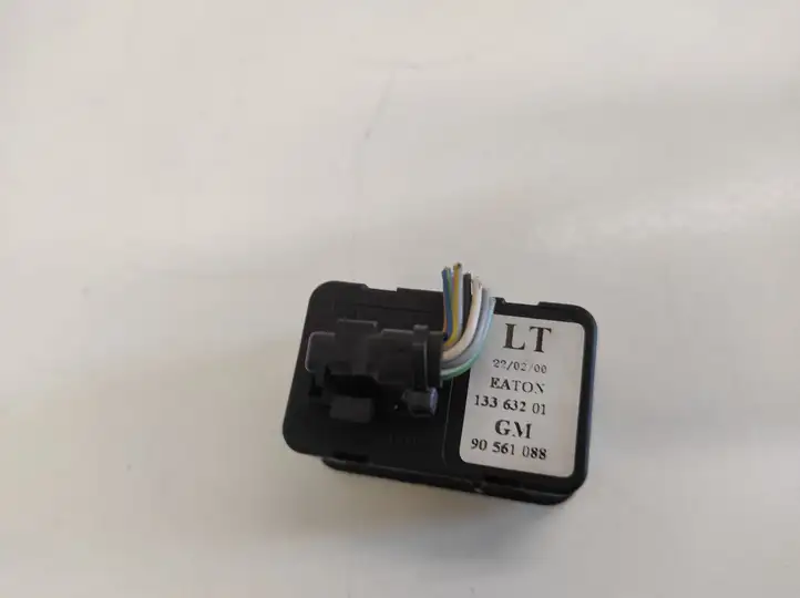 Opel Zafira B (2003 - 2006) 13363201 Блок кнопок стеклоподъемников — фото 2