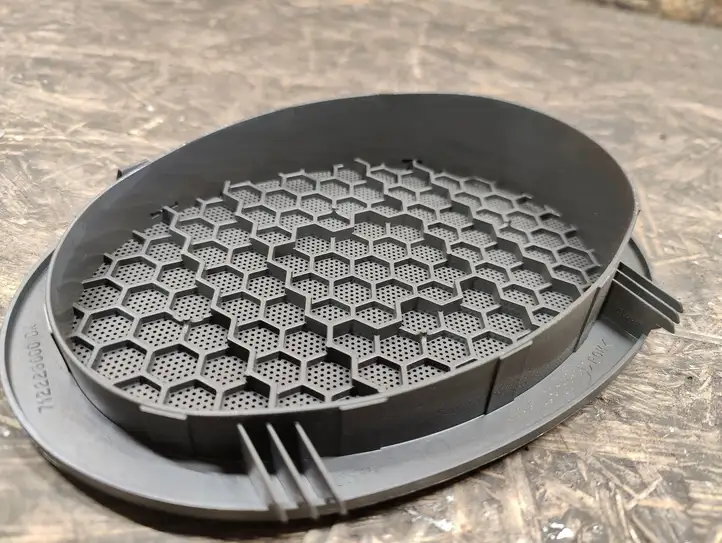 Maserati GranSport (2004 - 2007) 71223000 Накладка бокового динамика — фото 3