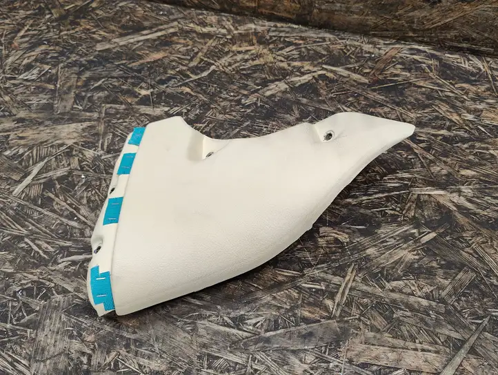 Maserati Quattroporte (2003 - 2008)   Отделка стойки (C)