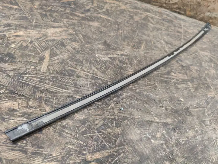 Kia Optima (2010 - 2013)   Другая деталь отделки задний дверей