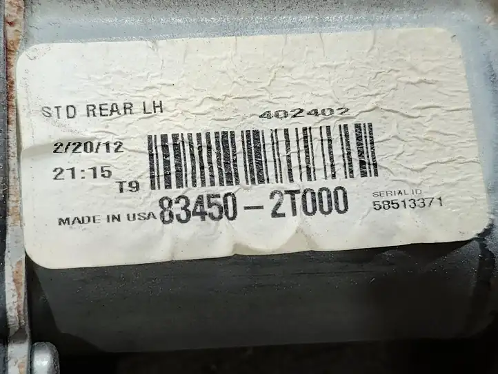 Kia Optima (2010 - 2013) 834502T000 Стеклоподъемник задней двери — фото 2