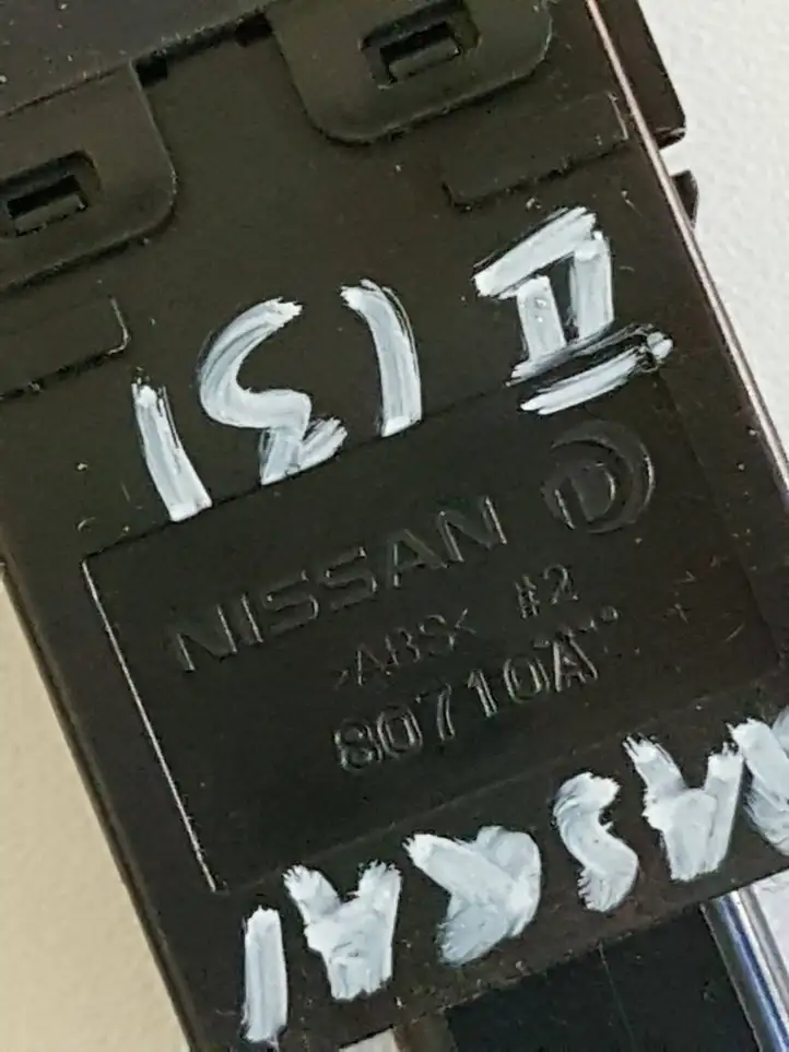 Nissan Qashqai (2017 - 2020)  HV02B Другие включатели / ручки/ переключатели