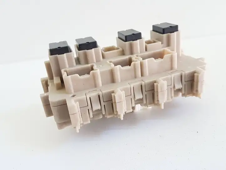 Nissan Qashqai (2017 - 2020)  252307990A Ящик предохранителей (комплект)