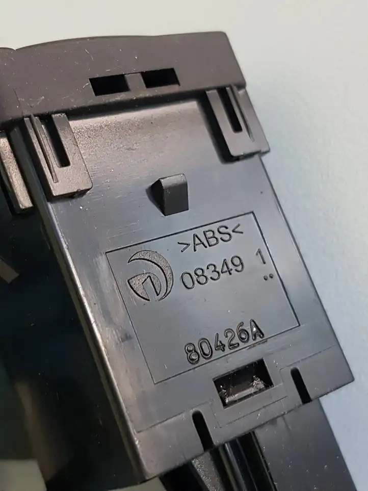 Nissan Qashqai (2017 - 2020)  083491 Другие включатели / ручки/ переключатели