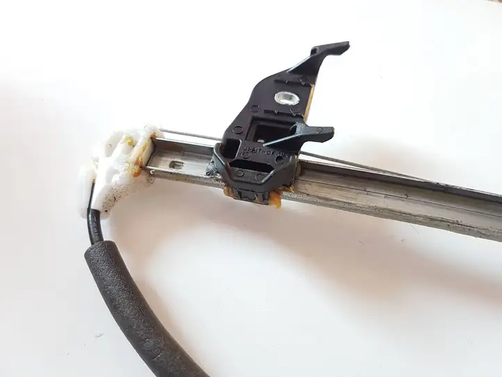 Mazda CX-5 (2012 - 2015)  PBTG30  Механизм для электрического подъема окон задней двери (без двигателя)