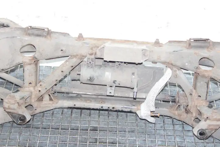 Ford Focus (2011 - 2015)  BV615K067DB Задняя траверса