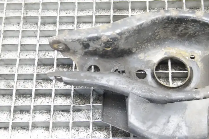 Toyota Auris E180 (2012 - 2018)   Вилы