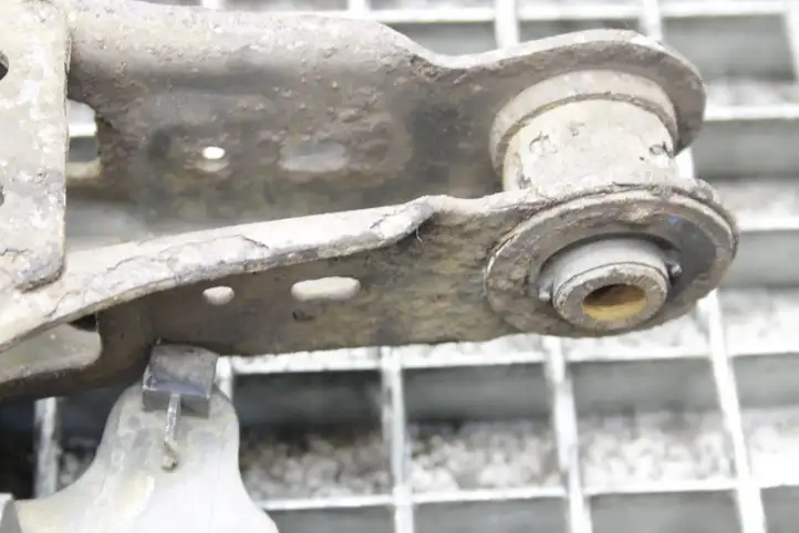 Toyota Auris E180 (2012 - 2018)   Вилы