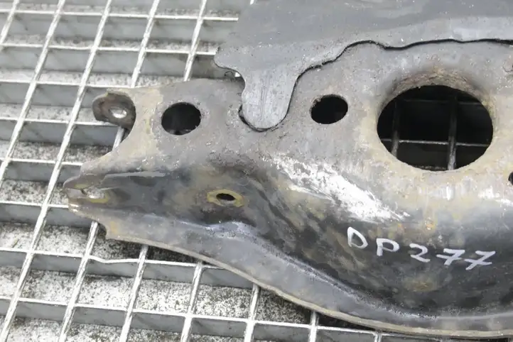 Toyota Auris E180 (2012 - 2018)   Вилы