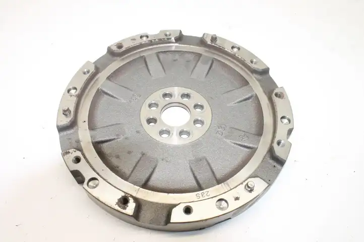 Toyota Auris 150 (2006 - 2012)   Маховик