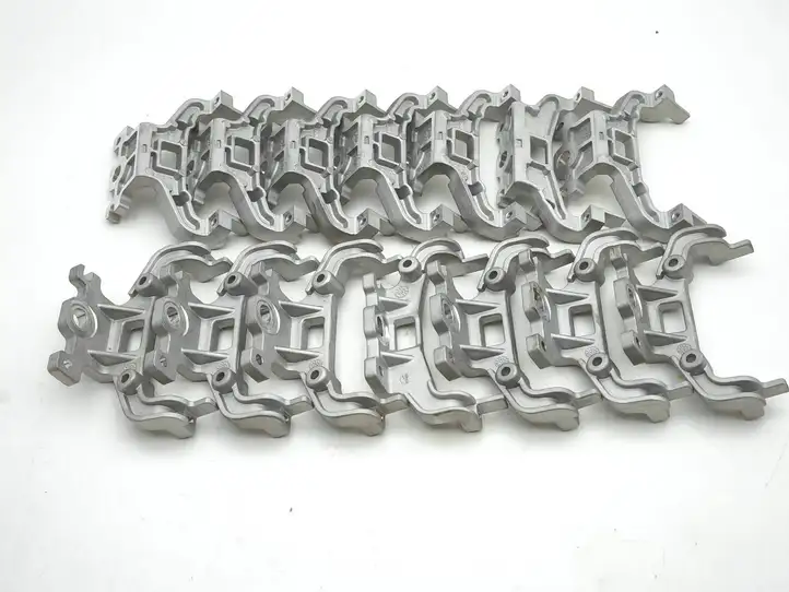 Ford Kuga III (2020 - )  LX6810C674EA Держатель аккумулятора