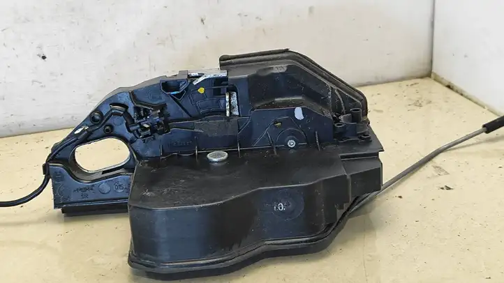 BMW 7 F01 (2008 - 2016) 7185688 Замок задней двери — фото 3