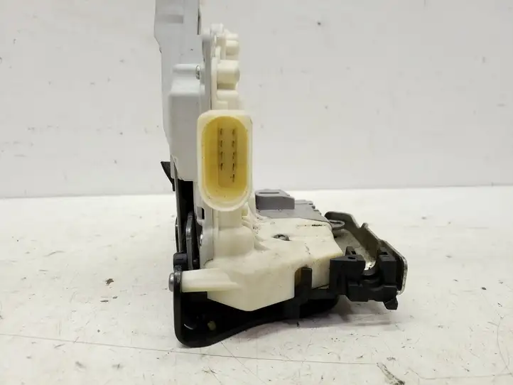 Audi A6 (2011 - 2014)  4G0839015A Замок задней двери