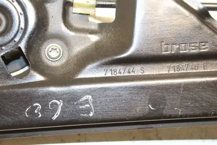 BMW 5 E60 E61 (2004 - 2010)  6922320 Передний комплект электрического механизма для подъема окна