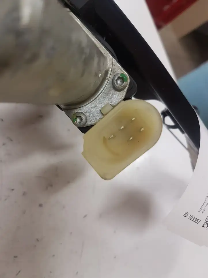 BMW 3 F30 F35 F31 (2012 - 2018)  7351050 Передний комплект электрического механизма для подъема окна