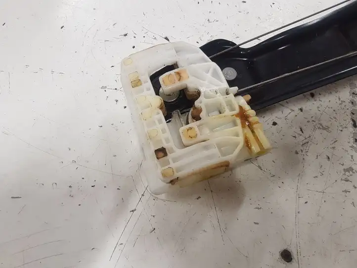 BMW 3 F30 F35 F31 (2012 - 2018)  7351050 Передний комплект электрического механизма для подъема окна