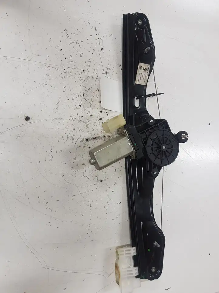 BMW 3 F30 F35 F31 (2012 - 2018)  7351050 Передний комплект электрического механизма для подъема окна