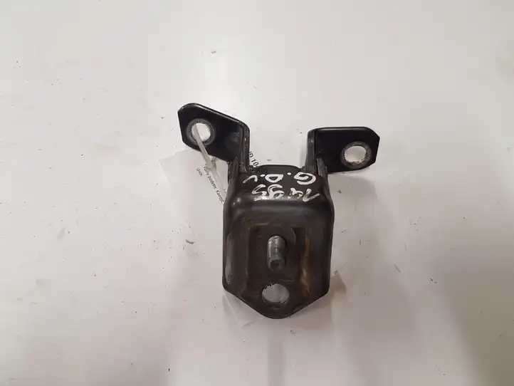 Mazda 6. (2005 - 2007)   Верхняя петля задней двери