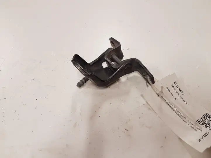 Mazda 6. (2005 - 2007)   Верхняя петля задней двери