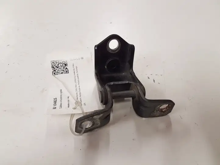 Mazda 6. (2005 - 2007)   Верхняя петля задней двери