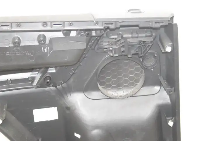 Land Rover Freelander 2 - LR2 (2006 - 2010) Обшивка задней двери — фото 8