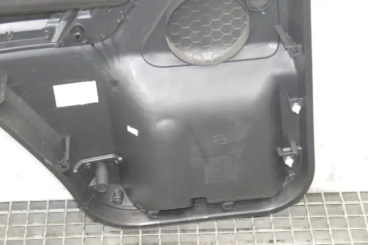 Land Rover Freelander 2 - LR2 (2006 - 2010) Обшивка задней двери — фото 9