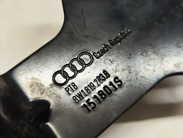 Audi A4 S4 B9 (2015 - 2019) 8W1819263B Прочие детали моторного отсека — фото 3