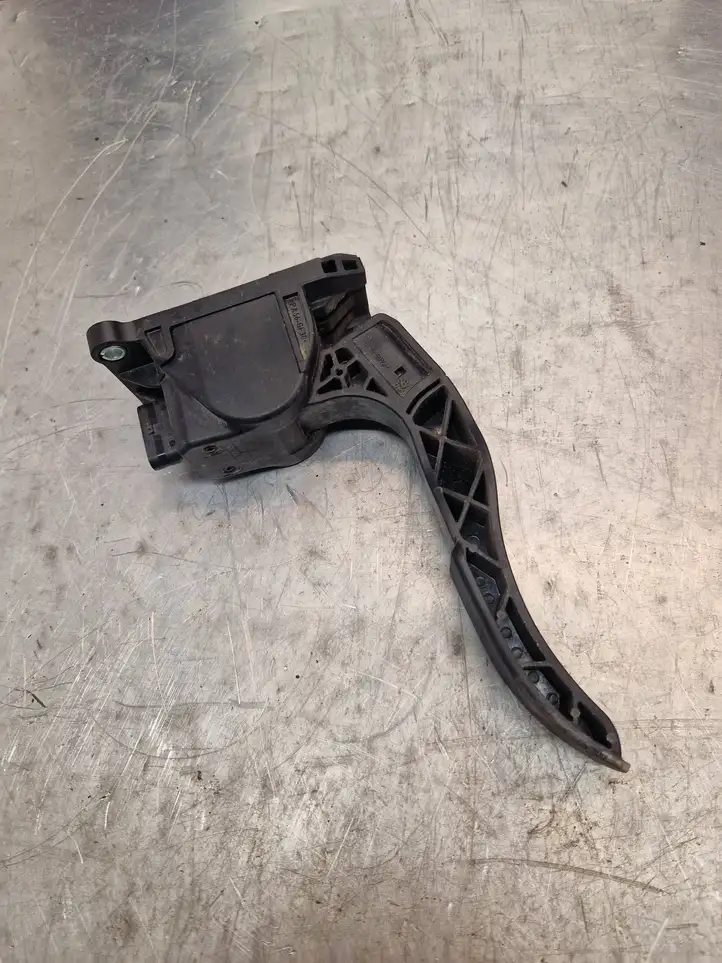 Volkswagen Crafter (2006 - 2016)  A9063000304 Педаль акселератора