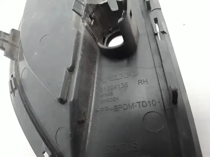 Volvo S60 (2010 - 2013)  31294136 Декоративная решётка противотуманной фары