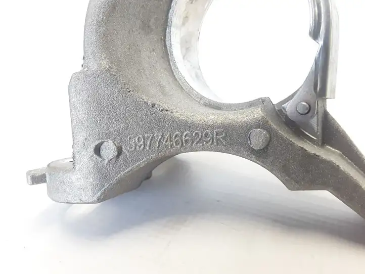 Renault Captur (2013 - 2020) 397746629R Кронштейн подвесного подшипника — фото 4