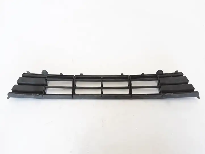 BMW 5 F10 F11 (2009 - 2016)  7331724 Нижняя решётка (из трех частей)