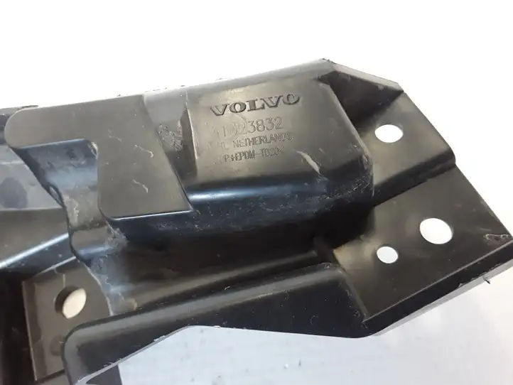 Volvo S60 (2013 - 2018) 31323832 Кронштейн переднего бампера — фото 2