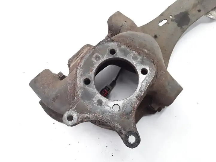 Volvo V50 (2008 - 2012)  30736776 Задний поворотный кулак