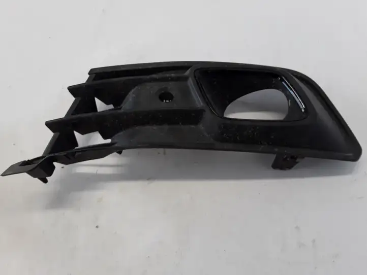 Renault Captur (2013 - 2020)  261A35462R Декоративная решётка противотуманной фары