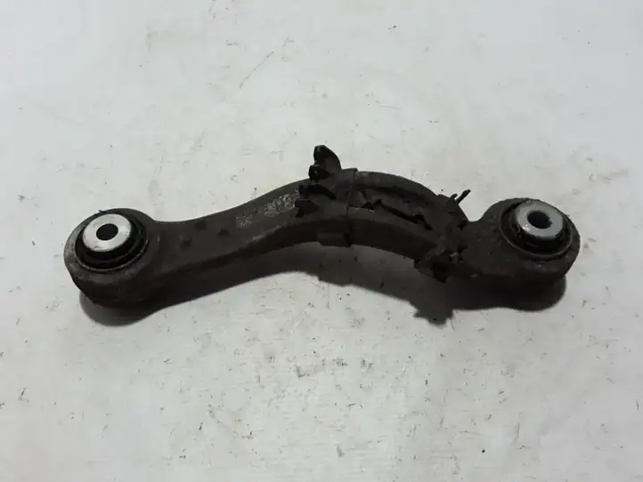 BMW 5 F10 F11 (2009 - 2016)  6782136 Рычаг