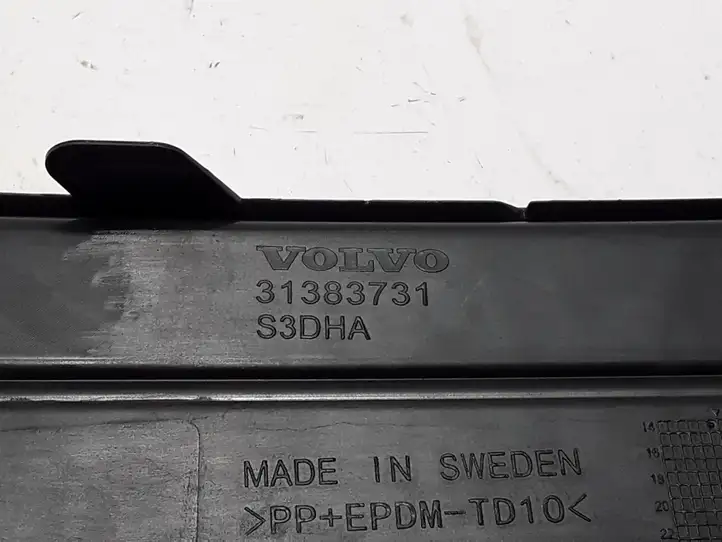Volvo XC90 (2014 - 2019) 31383731 Нижняя решетка переднего бампера — фото 2