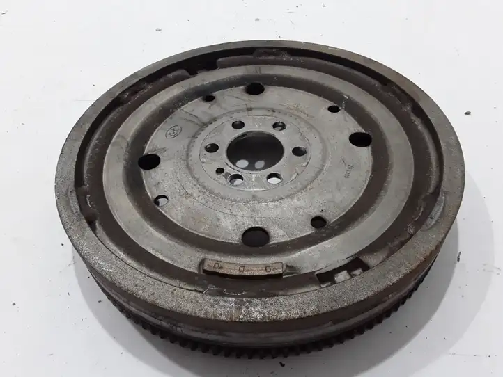 Volkswagen Caddy (2010 - 2015)  03L105266 Маховик