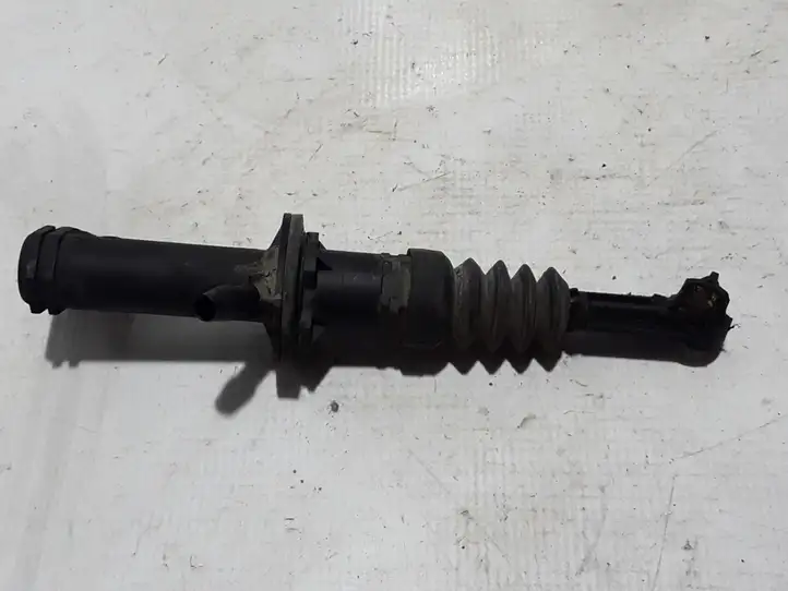 Renault Megane II (2002 - 2005)  8200151770 Главный цилиндр сцепления