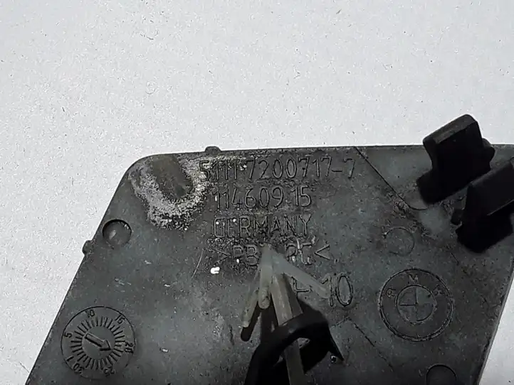 BMW 5 F10 F11 (2009 - 2016)  7200717 Крышка петли вытягивания