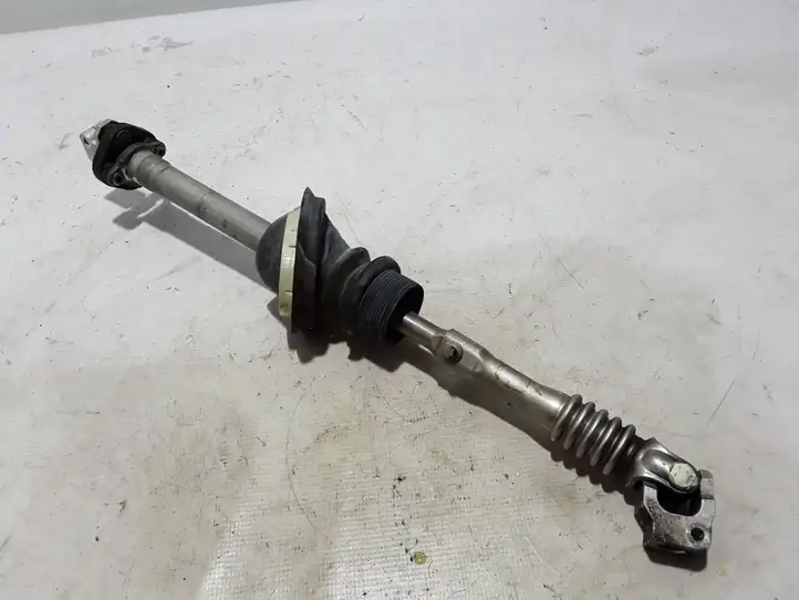 BMW 5 F10 F11 (2009 - 2016)  6776109 Крестовина кардана