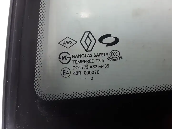 Renault Latitude (2010 - 2014)  822210008R Маленькое стекло 