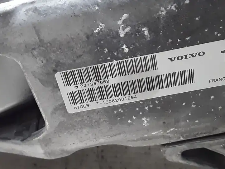 Volvo S60 (2013 - 2018) 31387669 Крестовина кардана — фото 2