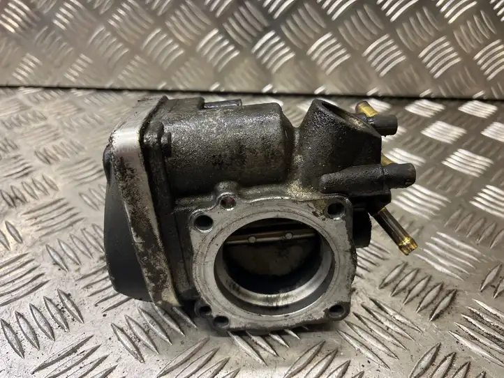 Volkswagen Caddy (2004 - 2010) Дроссельная заслонка — фото 2