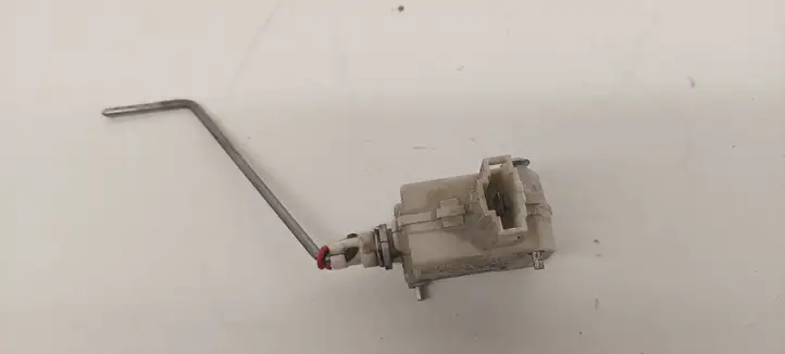 Audi A3/S3 8P (2003 - 2005) 8P0862153A Замок крышки топливного бака — фото 3