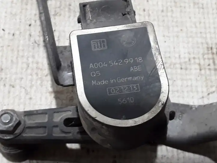 Mercedes-Benz CLA C117,X117,W117 (2013 - 2019) A0045429918 Датчик уровня пневмоподвески — фото 3