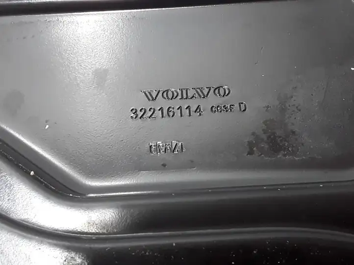 Volvo S90, V90 (2016 - 2020) 32216114 Прочие детали моторного отсека — фото 3