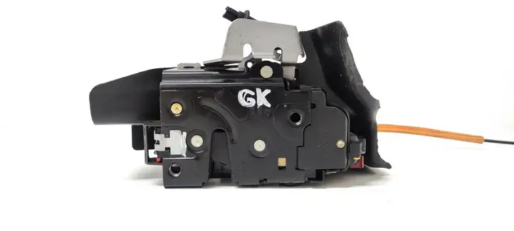 Audi A4 (2000 - 2006)   Замок задней двери