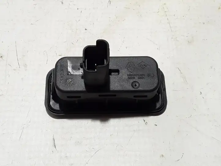 Renault Scenic III - Grand scenic III (2009 - 2016) 8200078258 Кнопка закрытия крышки багажника — фото 3